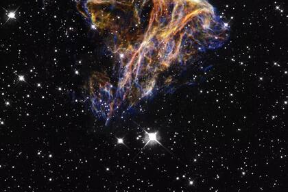 DEM L 190 es un remanente que proviene de una estrella masiva que murió en una explosión de supernova cuya luz habría llegado a la Tierra hace miles de años.