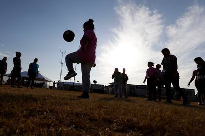 Demanda impugna nuevas reglas para niños que ingresaron a EEUU y están bajo custodia federal