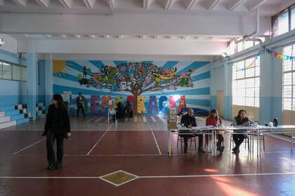 Demasiada tranquilidad en una mesa de votación. Apenas uno de cada dos empadronados votó en las elecciones porteñas