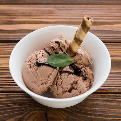 Demasiado azúcar y grasas trans, el problema principal del helado