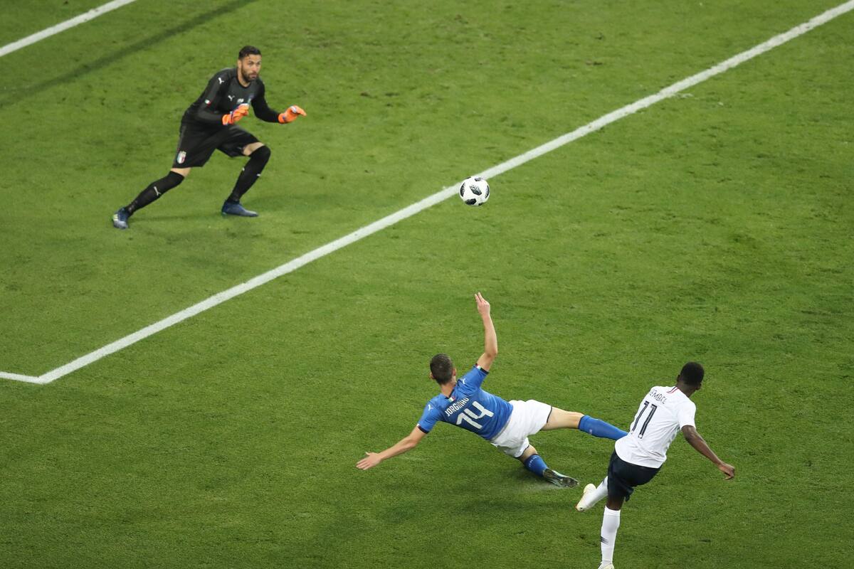 Dembelé selló el triunfo galo con una exquisita definición