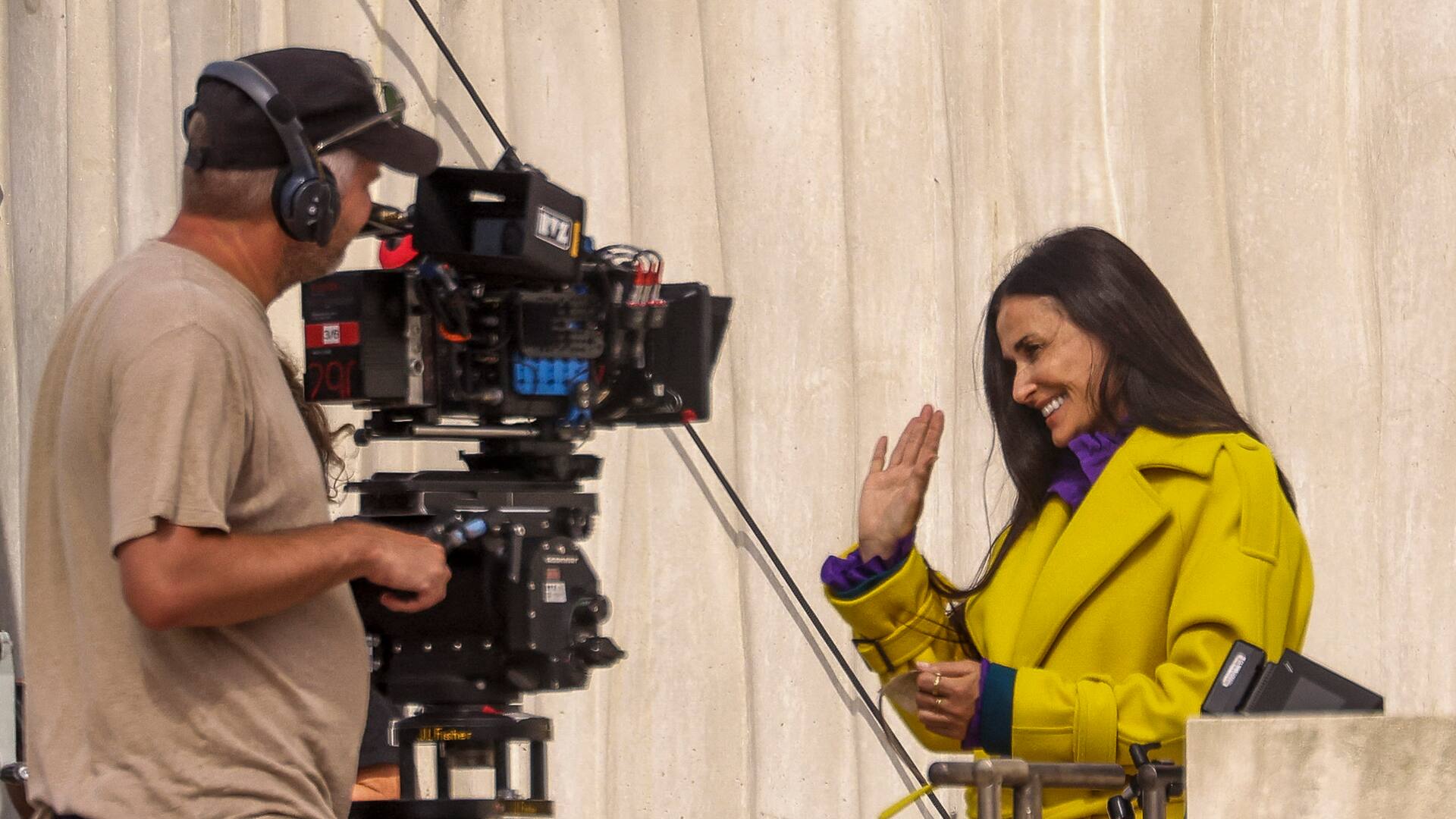 Demi Moore en el rodaje de una escena de la película The Substance en Antibes, Francia