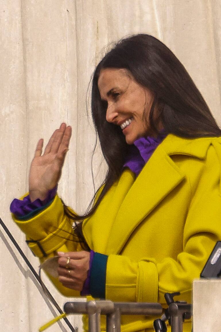 Demi Moore en el rodaje de una escena de la película The Substance en Antibes, Francia
