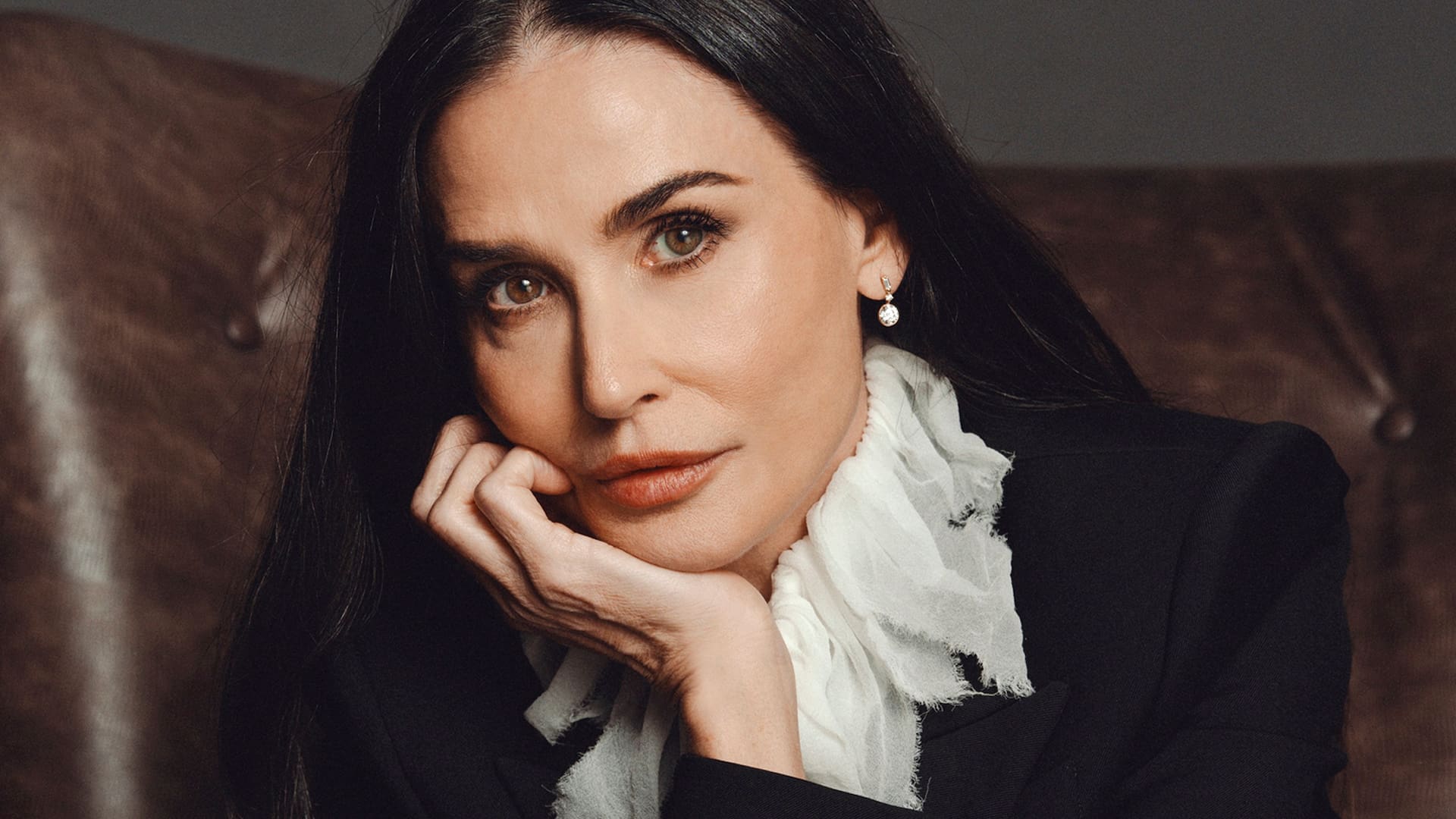 Desde Beverly Hills, California, Demi Moore habla del rol valiente que revitalizó su carrera