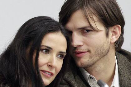 Demi Moore le llevaba 16 años a Ashton Kutcher y vivieron una relación muy intensa hasta que se terminó por una supuesta tercera en discordia