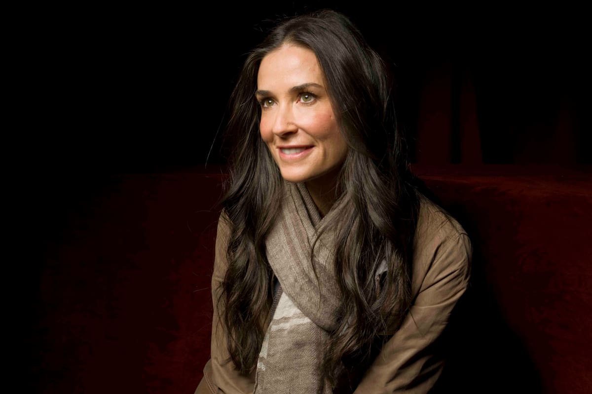 Demi Moore publicó hoy su libro de memorias, donde da a conocer que fue infiel a su primer esposo, entre otras revelaciones