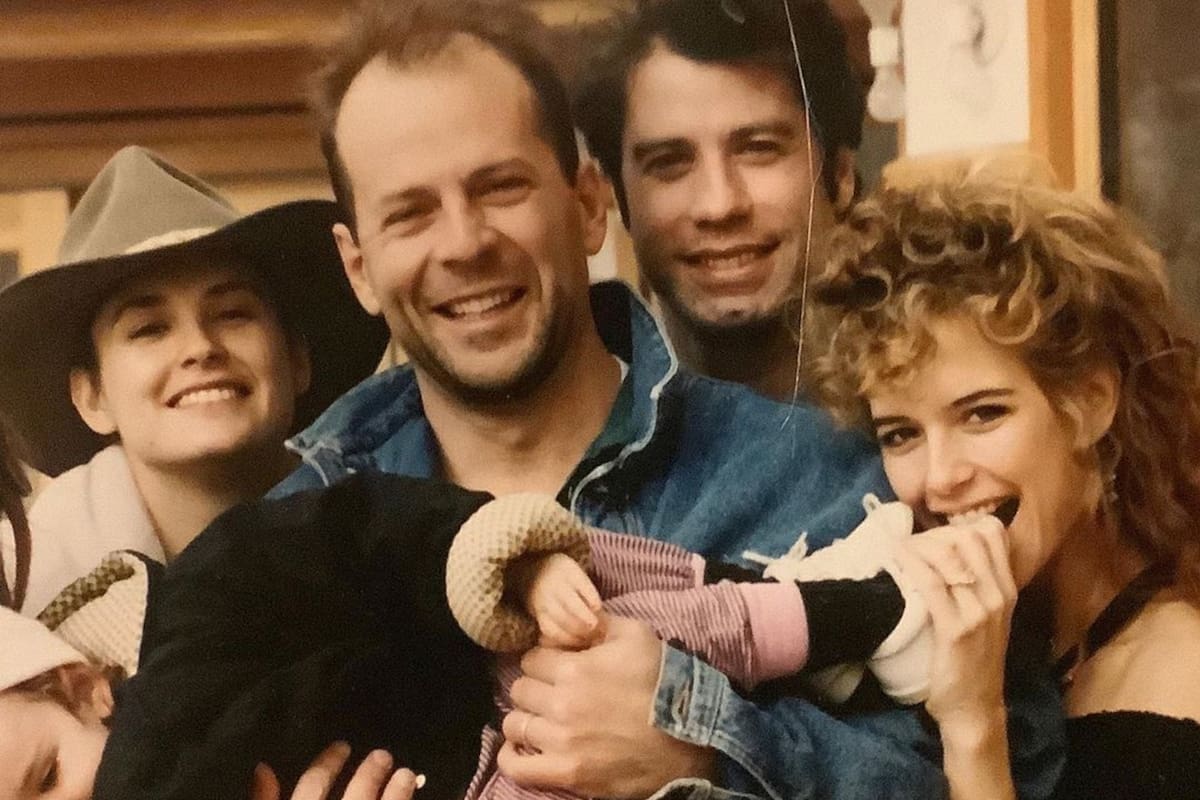 Demi Moore recordó a Kelly Preston con una foto retro junto a John Travolta y Bruce Willis