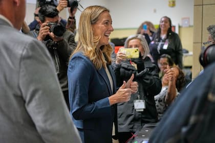 Demócrata Mikie Sherrill es elegida como gobernadora de Nueva Jersey tras vencer a aliado de Trump