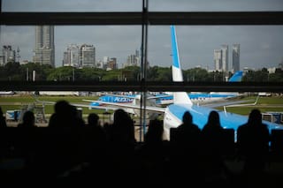 Cuáles son los ocho gremios aeronáuticos que confrontan con el Gobierno