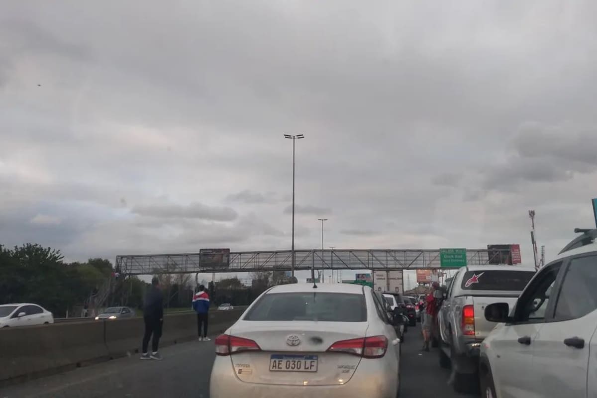 Demoras por el corte total en el acceso a la Ciudad