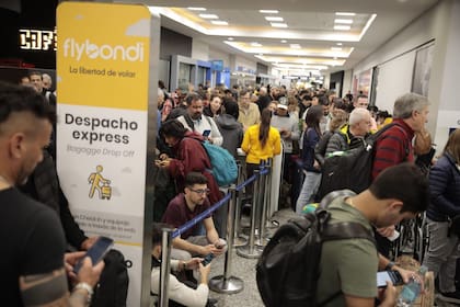Demoras y cancelaciones en Aeroparque por un paro gremial de Intercargo que afectó a las empresas JetSmart y Flybondi