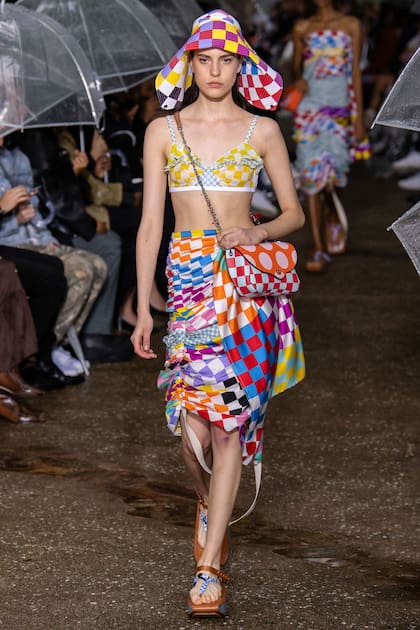 Denise Asquet en el desfile de Lanvin Verano