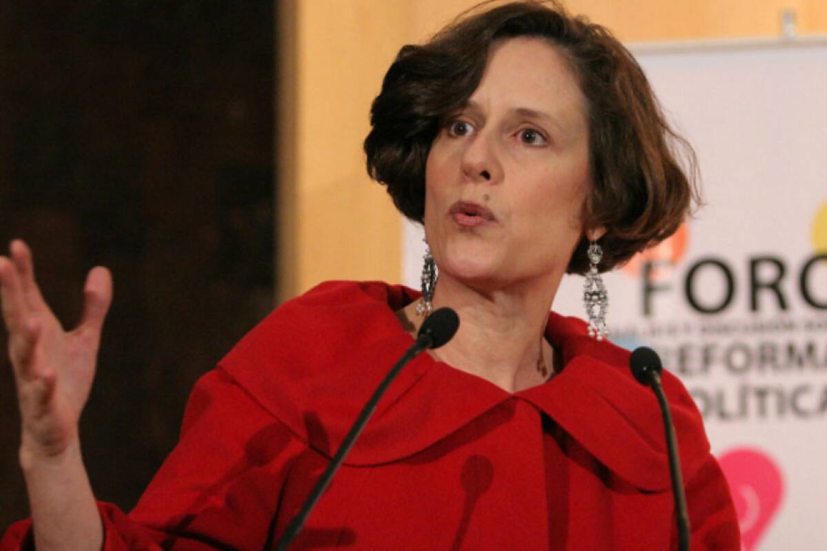 Denise Dresser es una politóloga mexicana que participa activamente en periódicos y revistas de su país; constantemente critica el gobierno de López Obrador