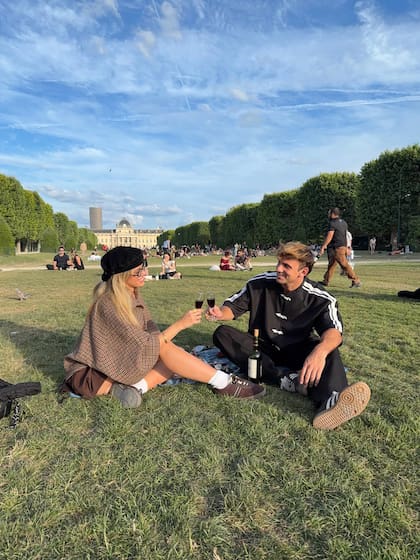 Denisse y Bautista en París