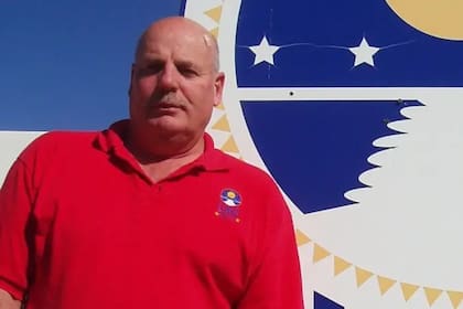 Dennis Hope atravesaba un divorcio cuando pensó en la idea millonaria que le cambió la vida.