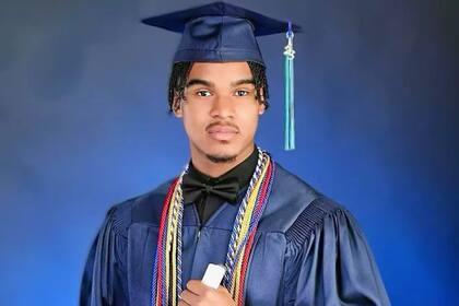 Dennis Maliq Barnes, de 16 años, aún no decidió a qué universidad de EE.UU. asistirá a partir del próximo otoño boreal