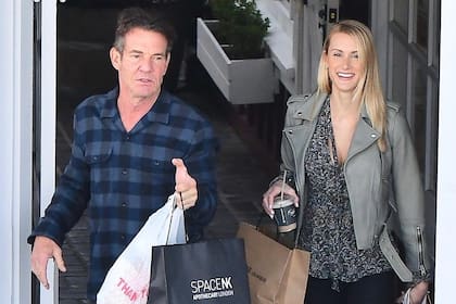 Dennis Quaid y su prometida, Laura Savoie, tuvieron que cancelar su boda en Hawaii