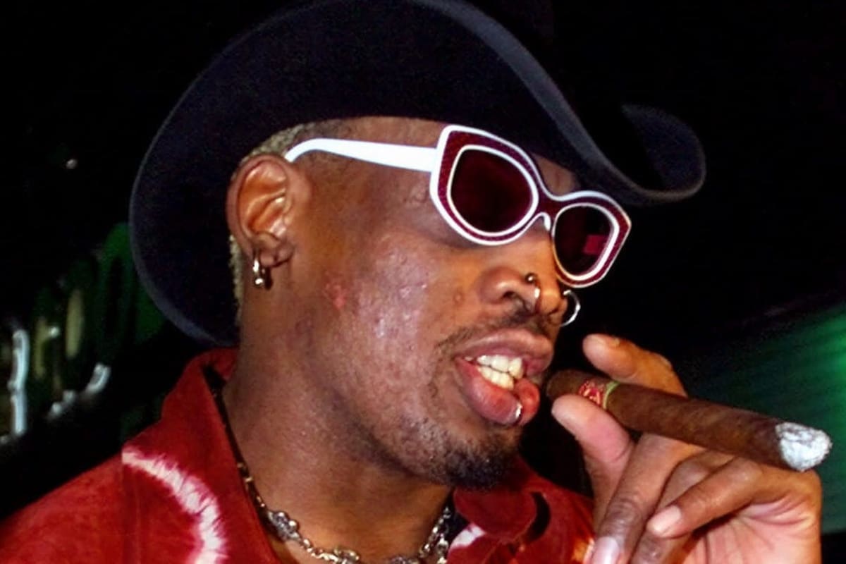 Dennis Rodman disfrutando de su otra pasión: la vida nocturna