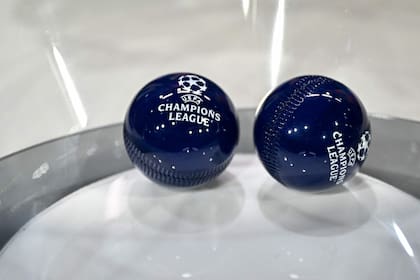 Dentro de esas bolillas, los nombres de los equipos para uno de los torneos más apasionantes del mundo