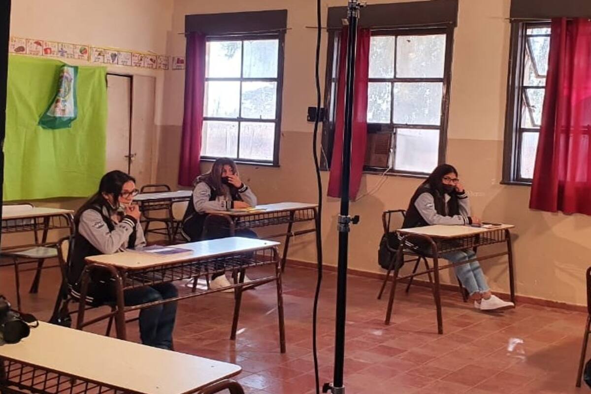 Dentro de las aulas, distancia entre alumnos debe ser de 1,5 metros