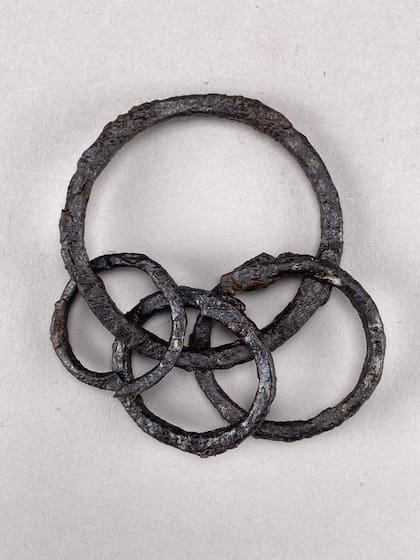Dentro de los 1400 elementos vikingos resaltaron las pulseras, colgantes y anillos de plata