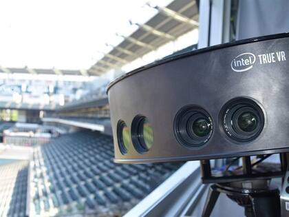 Dentro de los estadios técnicos captan y procesan las grabaciones de las cámaras RV Intel True