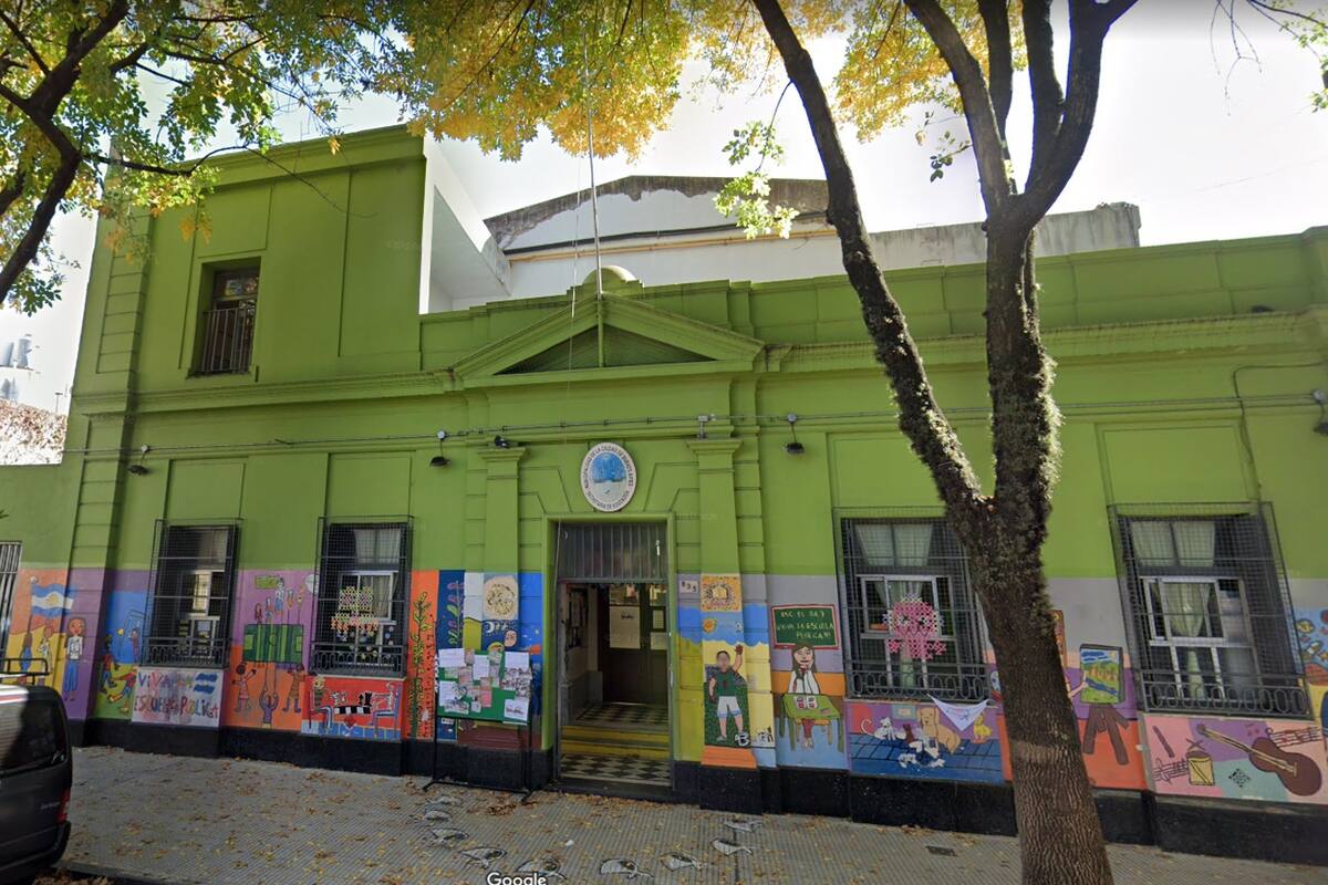 Denuncian que 42 alumnos de una escuela primaria pública de Caballito se intoxicaron con el almuerzo