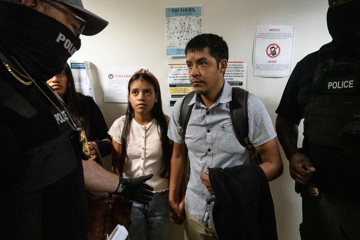 Denuncian que el ICE realizó un arresto en un tribunal federal de Nueva York e incumplió con una orden judicial