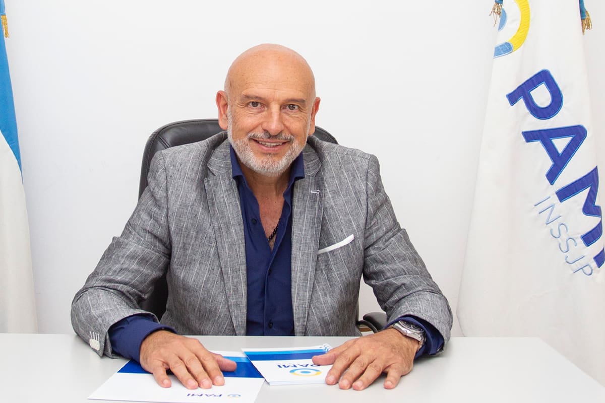 Denunciaron al titular del PAMI por el recorte en la cobertura del 100% de ciertos medicamentos y se defendió de las críticas