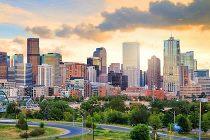 Denver es la mejor ciudad para inmigrantes de Colorado, según ChatGPT