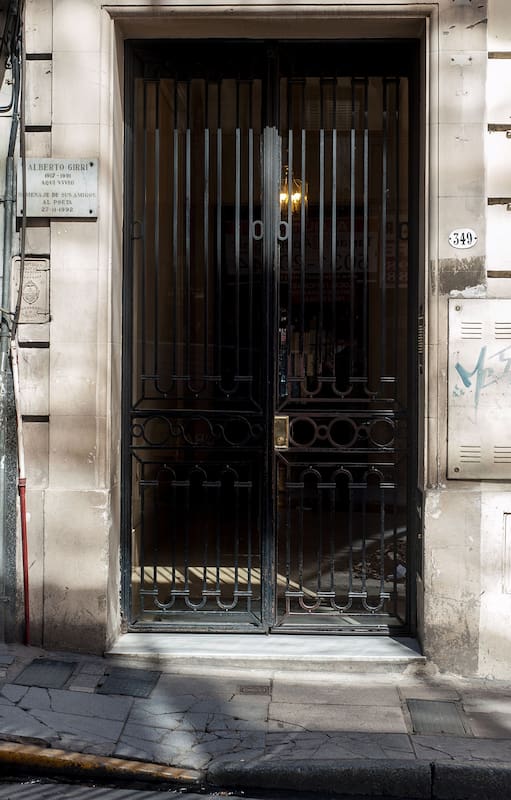 Departamento donde vivía Alberto Girri en la calle Viamonte 349