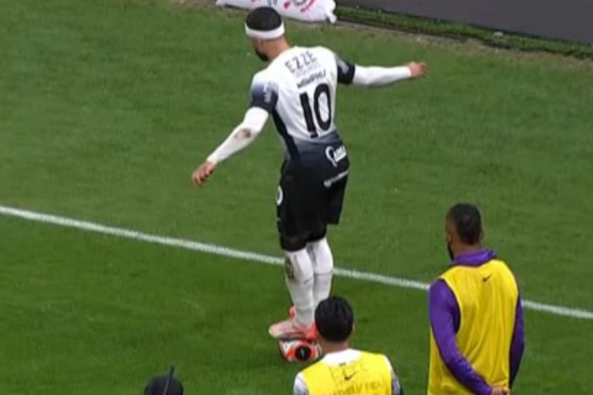 Depay se paró sobre la pelota en la final del campeonato Paulista y todo derivó en un escándalo