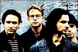 La razón oculta por la que un ex Depeche Mode vende su mansión de toda la vida en el campo