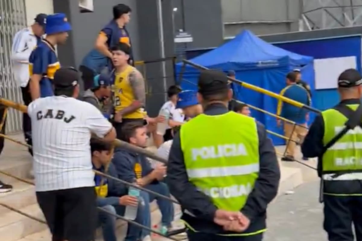 Deportaron a 10 hinchas de Boca antes del partido ante Recoleta por la Sudamericana