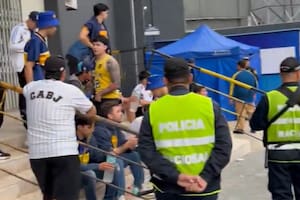 Deportaron a 10 hinchas de Boca antes del partido ante Recoleta por la Sudamericana