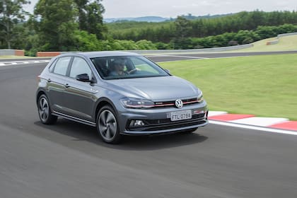 Deportivo. La silueta de cinco puertas del Polo permitió desarrollar un hot hatch al estilo del Golf GTI