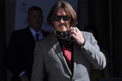 Depp durante su arribo a los tribunales de Londres, este martes por la mañana