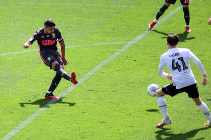 El primer gol de Leeds, en los pies de Pablo Hernández