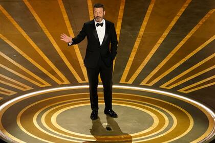 Derecha celebra e izquierda se indigna en EEUU tras el despido de humorista televisivo