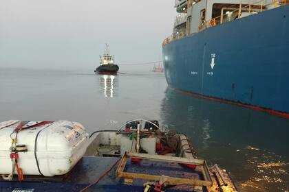 Derrame de petróleo en Bahía Blanca, donde se hacen las descargas de los buques provenientes de Comodoro Rivadavia