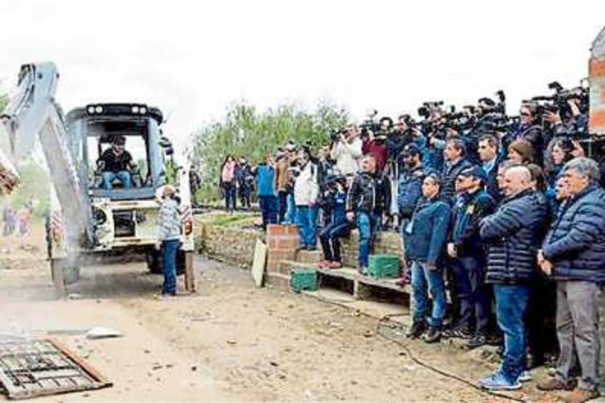 Derribo de un búnker de droga en Ingeniero Budge por brigadas de fuerzas de seguridad bonaerenses y de la Gendarmería