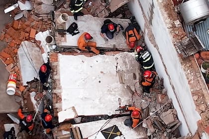 Derrumbe en Colegiales, en la calle Crámer 1634, la construcción permanece con peligro de colapso.