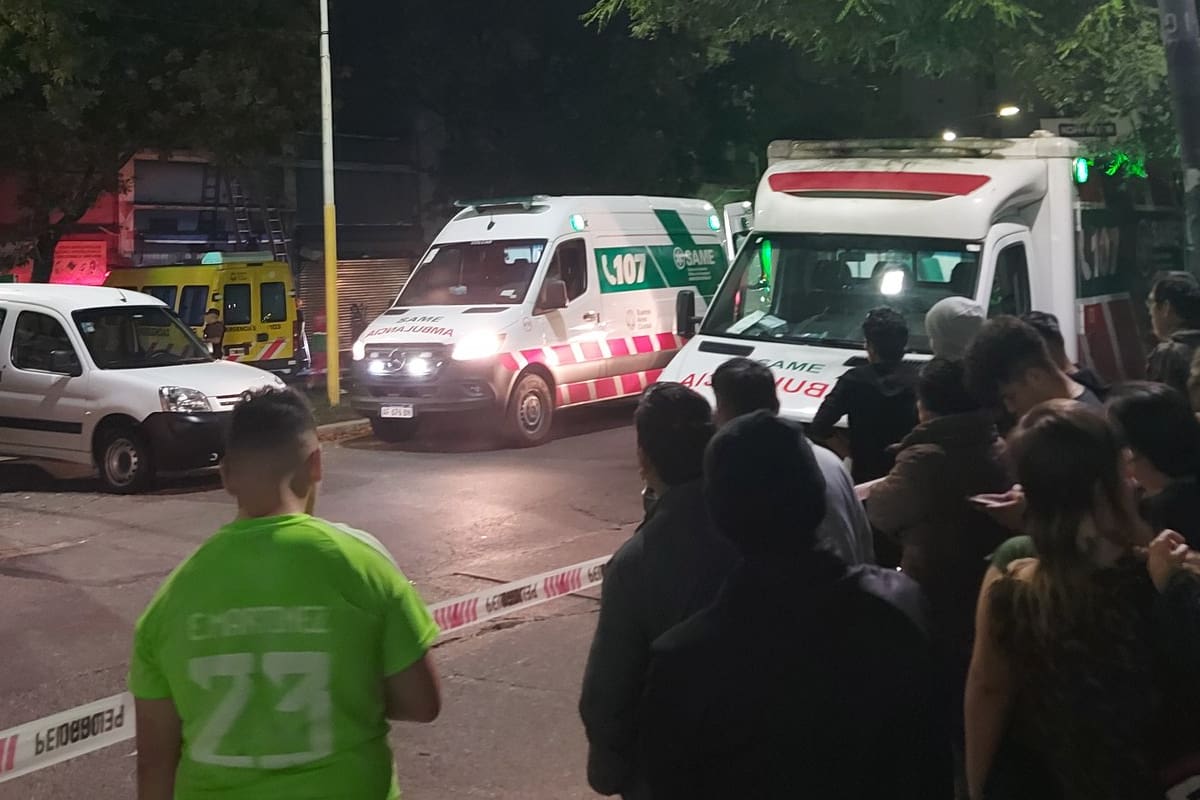 Derrumbe en Floresta: vecinos aguardan a conocer novedades sobre el incidente que ocurrió poco antes de la medianoche del martes