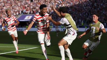 Desahogo. Tillman celebra su gol de tiro libre, el 2-0 para Estados Unidos (Photo by Charlotte Wilson / GETTY IMAGES NORTH AMERICA / Getty Images via AFP)