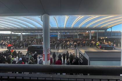 Desalojaron el aeropuerto de Gatwick en Londres por un objeto sospechoso