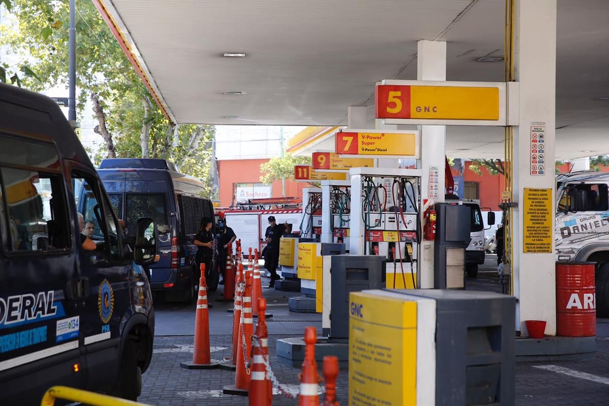 Desalojaron una estación de servicio en Palermo Hollywood que solo pagaba 22 mil pesos de canon