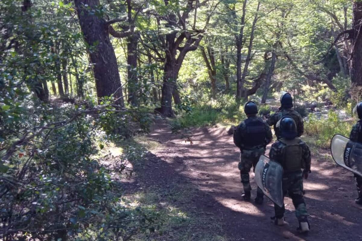Desalojo del acceso a un terreno que estuvo tomado por los mapuches
