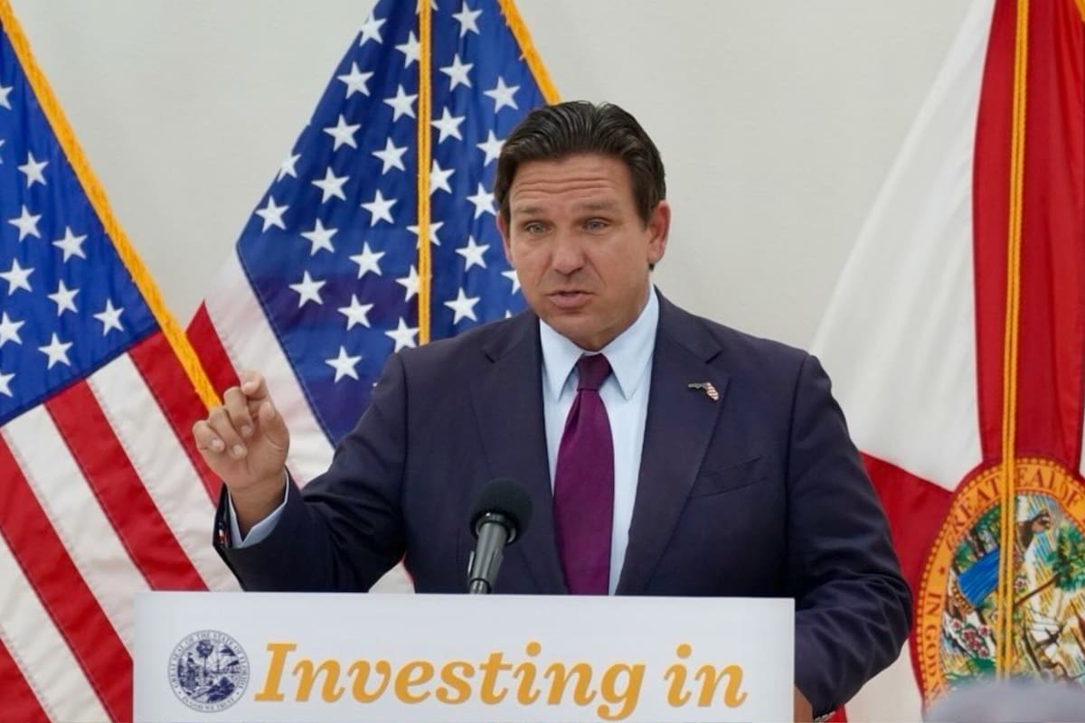 DeSantis presentó el paquete durante un acto en Jacksonville