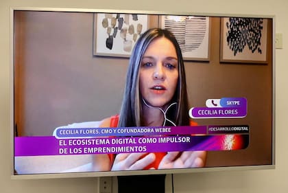 Cecilia Flores y su marido fundaron WeBee, en Córdoba, una compañía que busca acelerar la adopción de la Internet de las Cosas