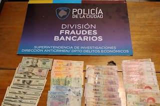 Con una base de datos de tarjetas de crédito facturaban servicios de taxi